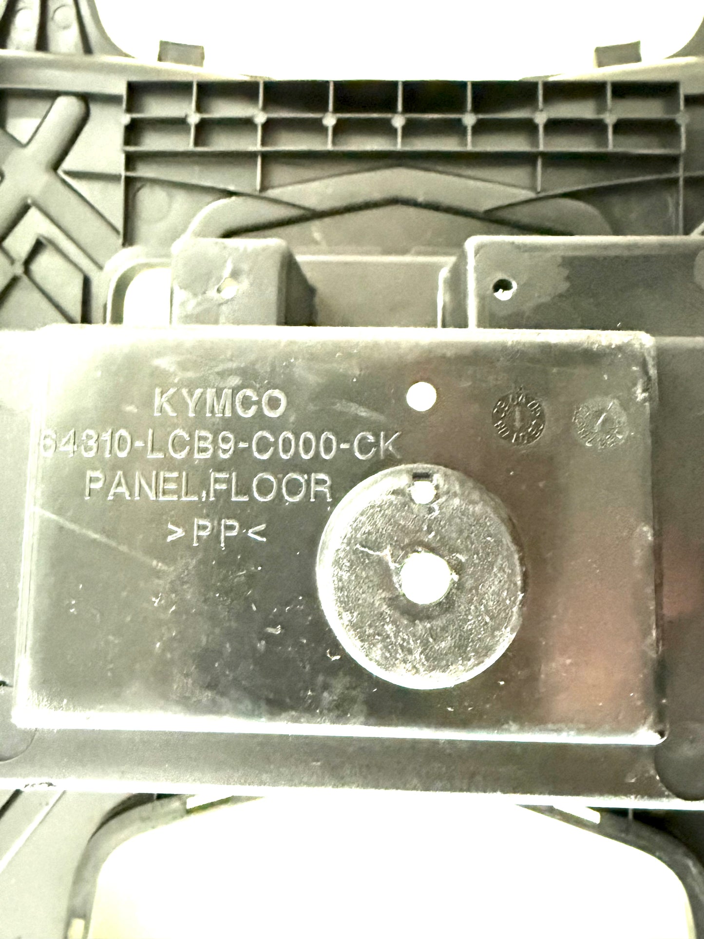 Pedana poggiapiedi Kymco Agility Carry 50-125-Agility 50-125 ruote 10/12 art.00154094