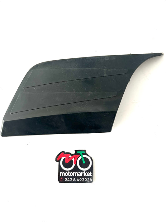 Presa aria supplementare nera sportello motore Vespa 50-125 ET3