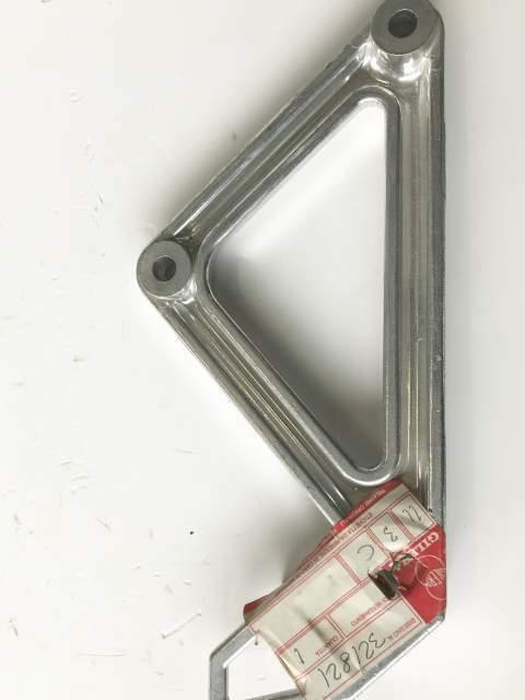 Supporto pedana post.SX Gilera Dakota 350cc