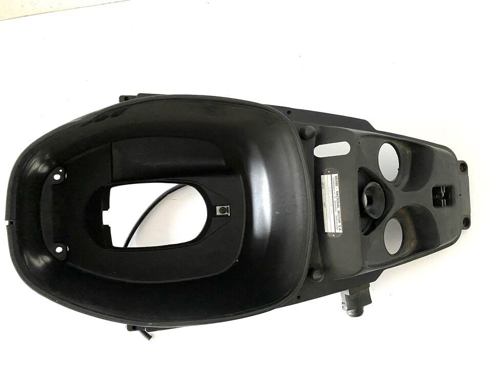 Vano portacasco Derbi Predator LC-Derbi GP1 50cc