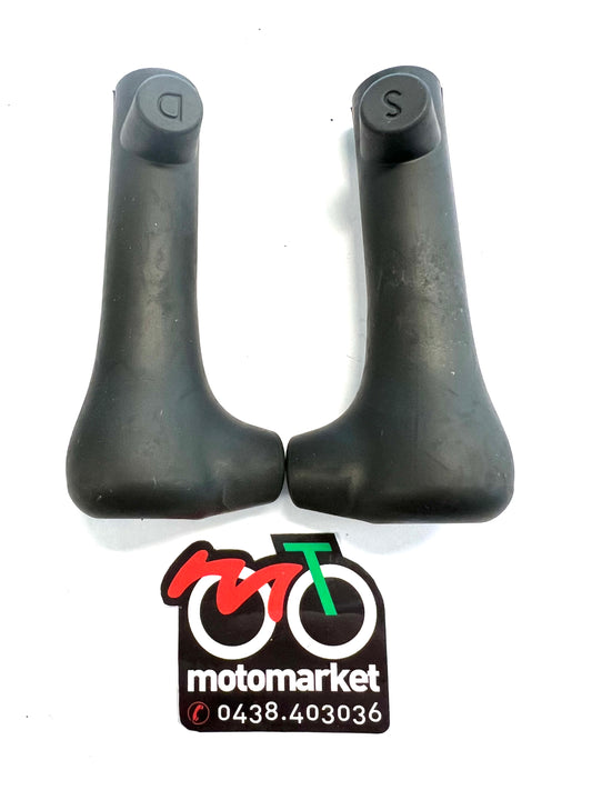 Gommini cavalletto Vespa 125-150 VM1-VL1-VBA-GS diametro 16mm art.5509