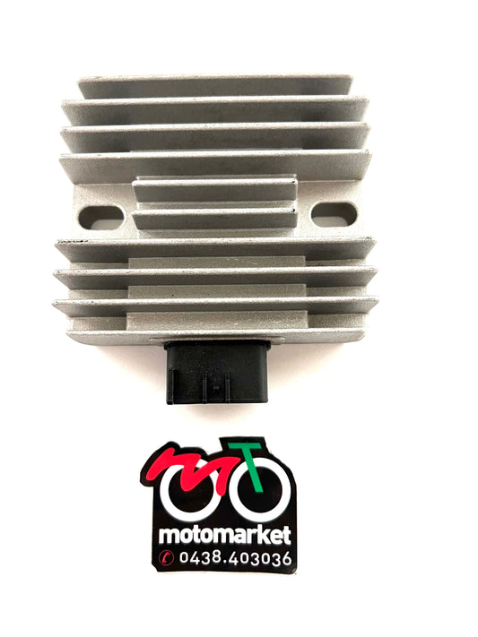 Regolatore trifase 6 pin Suzuki Burgman 125-200-250-400cc art.172365