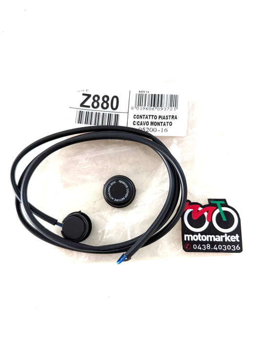 Contatto piastra baule per collegamento kit luce con impianto elettrico moto art.Z880