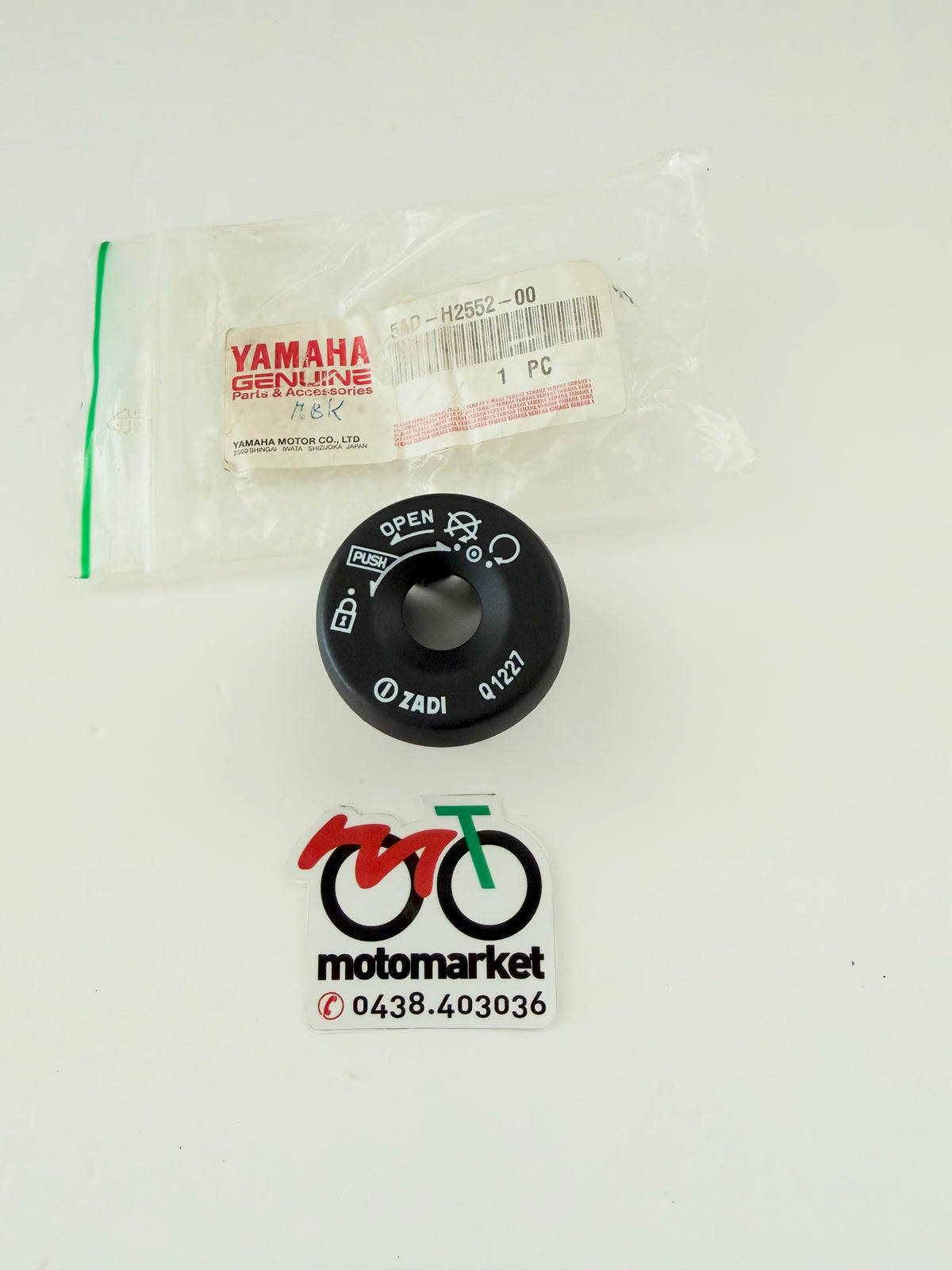 Coperchio serratura sterzo scooter Yamaha 50-125-150-300cc art.5ADH2552