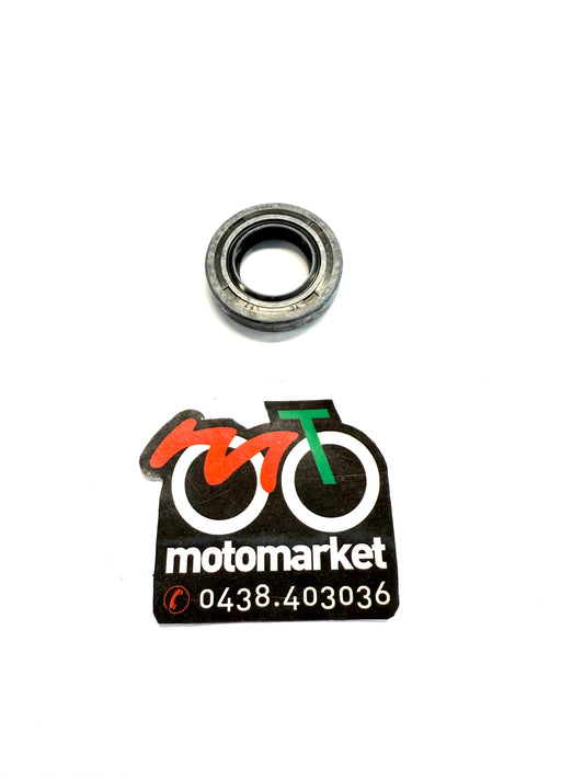 Paraolio coperchio trasmissione scooter Peugeot 50-100cc 17X30X6 art.719068