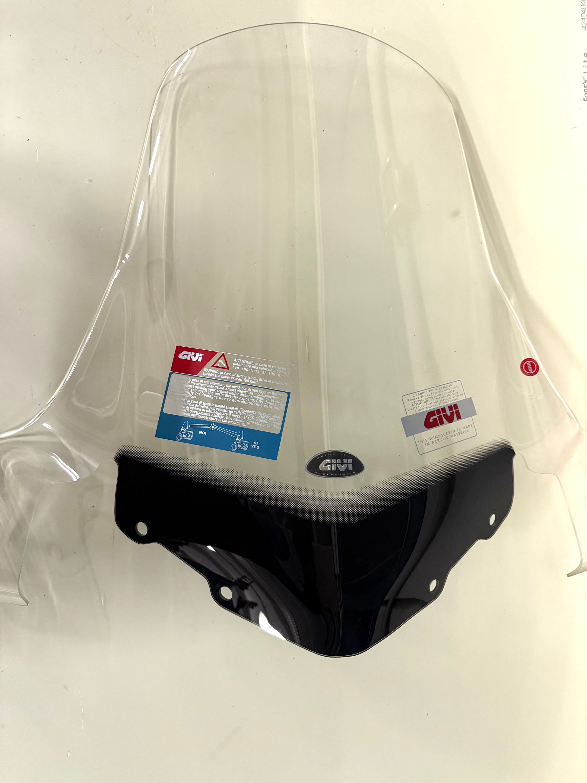 Paravento Givi Honda Pantheon 125-150 mis.63X72,5H art.D219ST