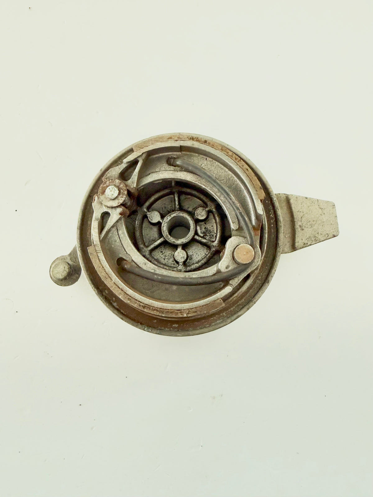Piatto portaceppi freno posteriore in alluminio F90