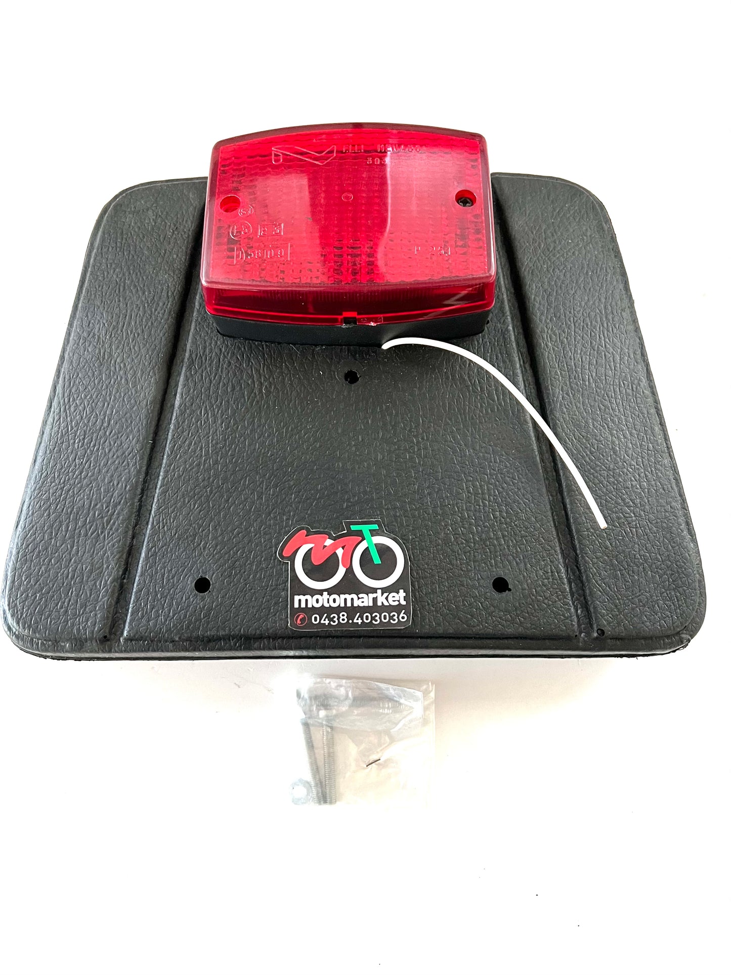 Schienale con fanalino per portapacchi standard