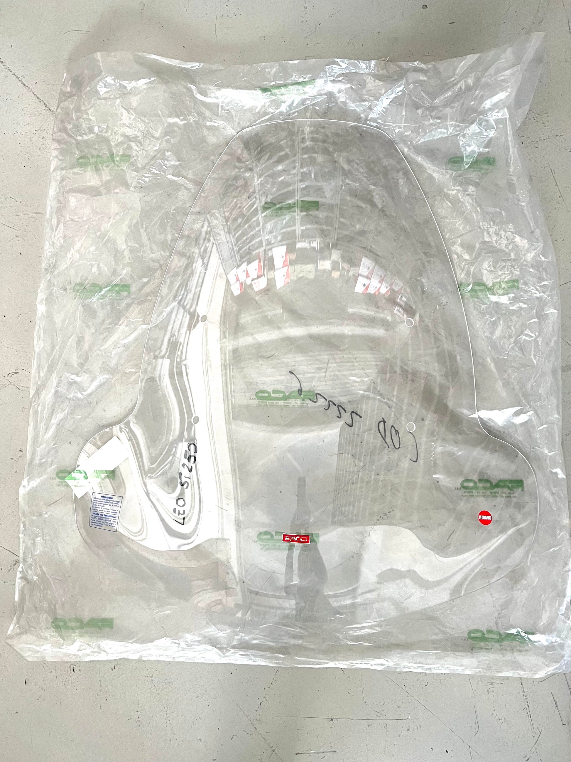 Paravento Faco Aprilia Leonardo ST 250cc con attacchi